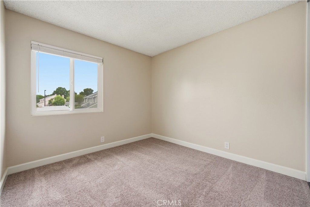 Residential Lease for rent at 18 Fox Hollow, Irvine CA featuring 3 beds and 2 baths
