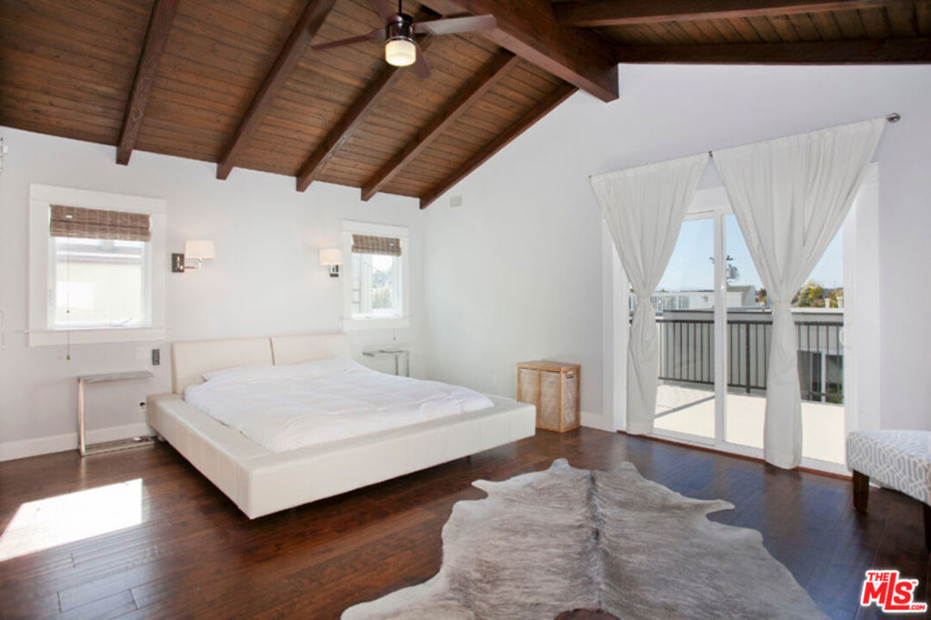 Residential Lease for rent at 531 2nd Street, Hermosa Beach CA featuring 4 beds and 3 baths
