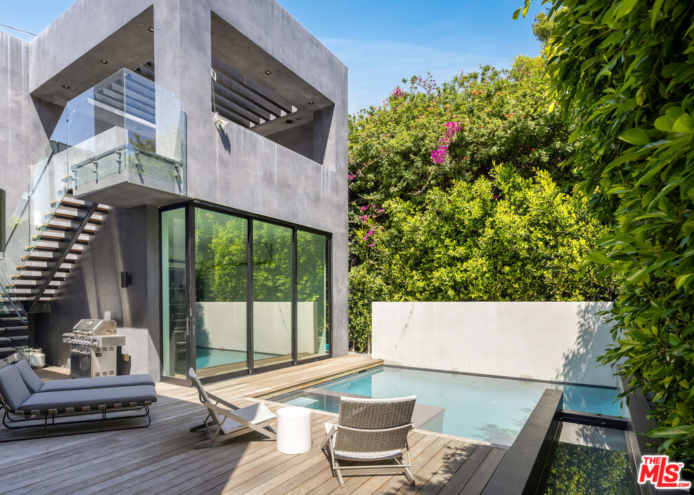 Residential for sale at 952 N Laurel Avenue, Los Angeles CA featuring 4 beds and 5 baths