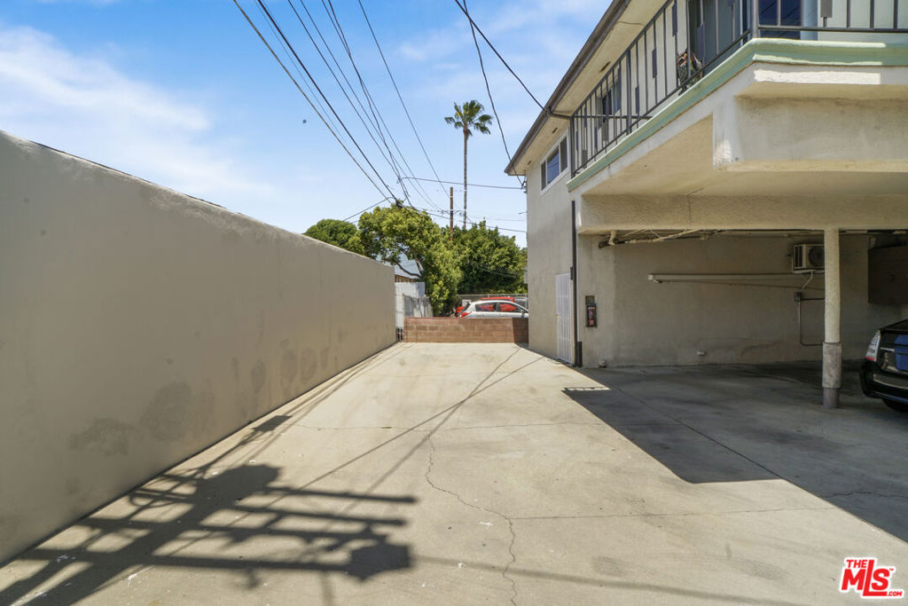 Residential Income for sale at 1217 S Orange Grove Avenue, Los Angeles, CA and 9 baths