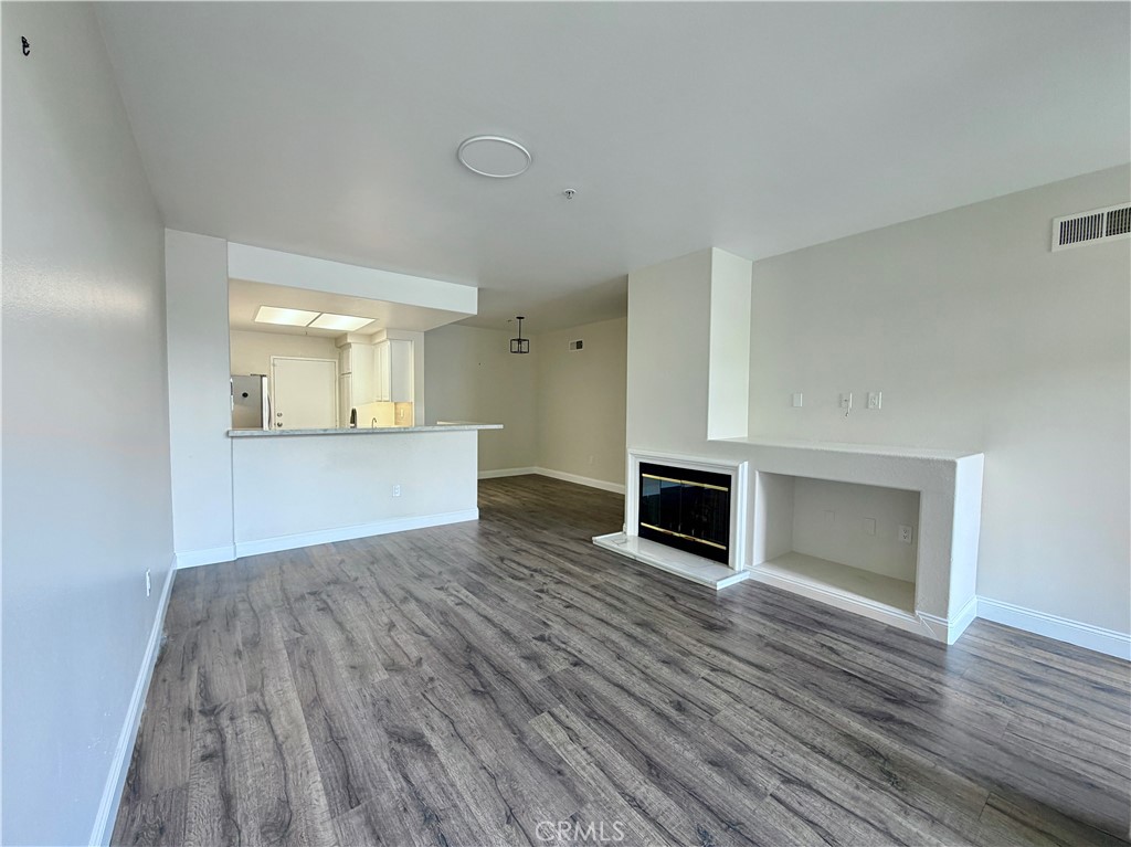 Residential Lease for rent at 602 Solvay Aisle, Irvine CA featuring 2 beds and 2 baths