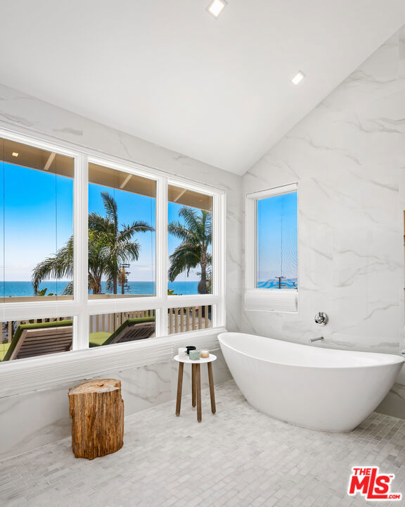 Residential Lease for rent at 25157 Malibu Road, Malibu CA featuring 5 beds and 6 baths