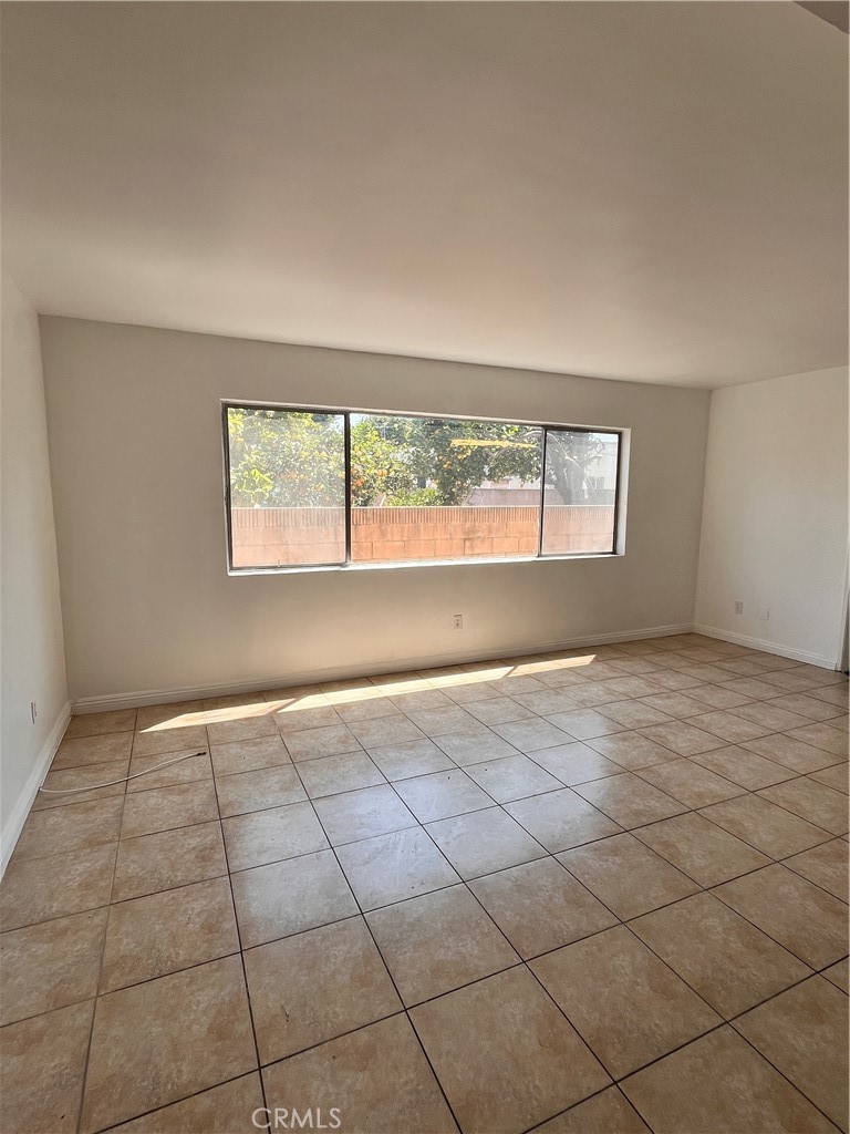 Residential Lease for rent at 2844 Ardmore 3, South Gate CA featuring 1 bed and 1 bath