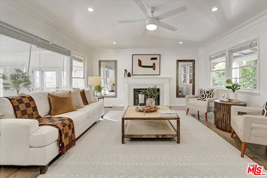 Residential Income for sale at 852 11th St, Santa Monica CA featuring 5 beds and 6 baths