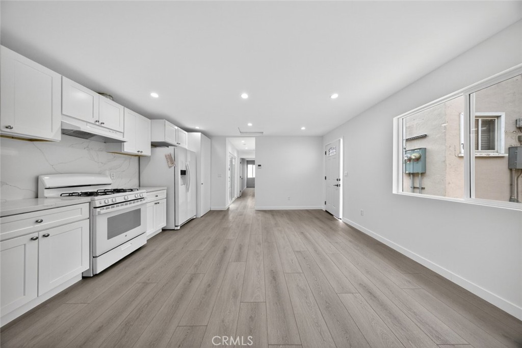 Residential Lease for rent at 1316 1/2 Carlton Drive, Glendale CA featuring 1 bed and 1 bath