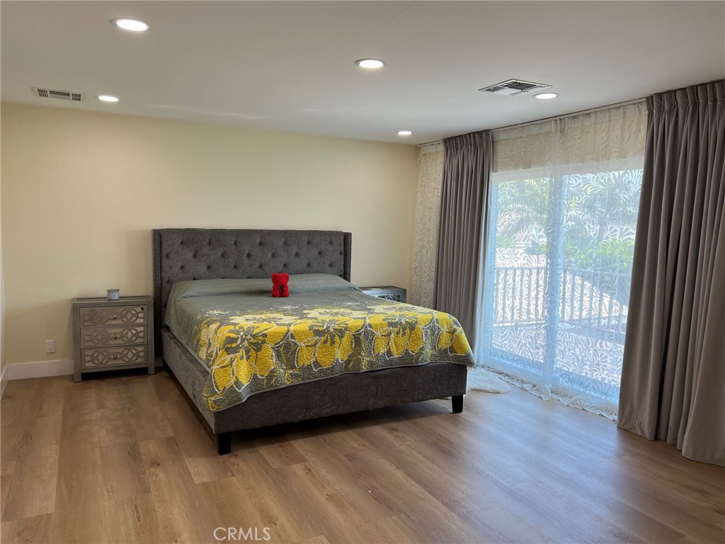 Residential Lease for rent at 1432 N Catalina Street, Burbank CA featuring 5 beds and 3 baths