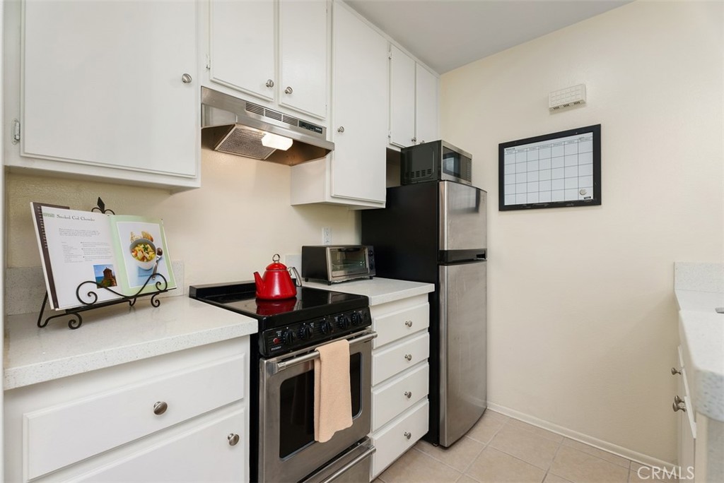 Residential Lease for rent at 23242 La Mar C86, Mission Viejo CA featuring 1 bed and 1 bath