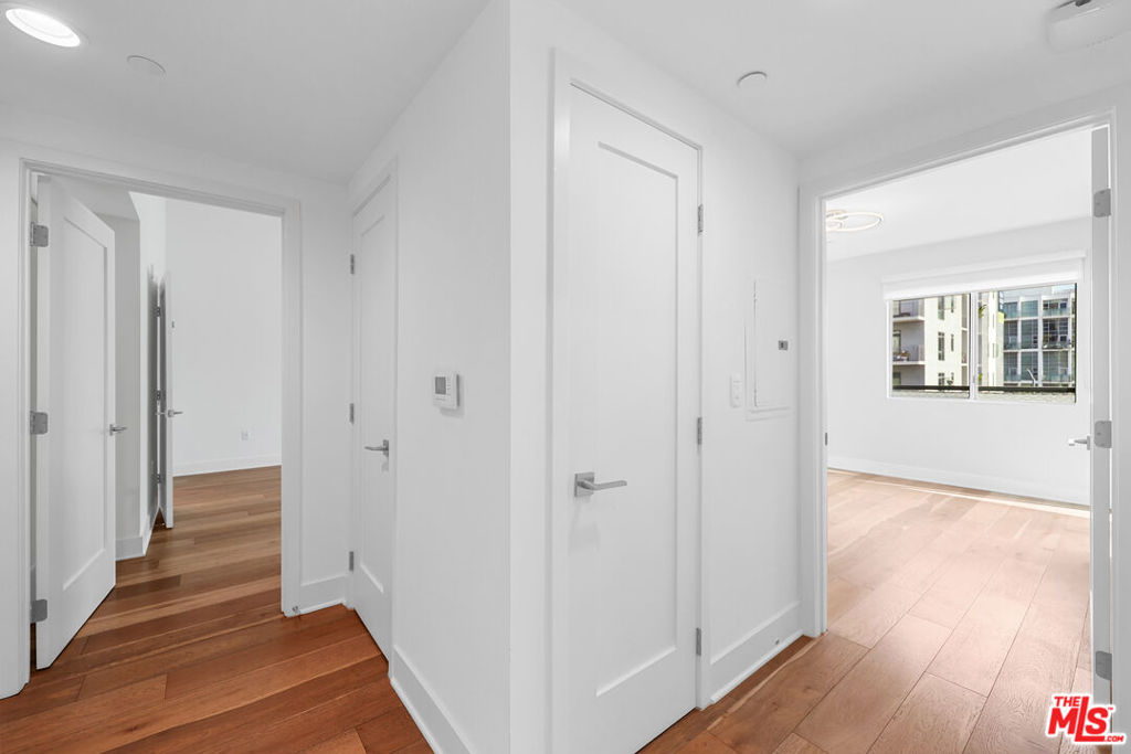 Condominium for sale at 7133 Hawthorn Avenue PH6, Los Angeles, CA featuring 3 beds and 3 baths