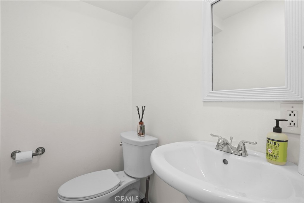Residential for sale at 1525 N Hayworth Avenue 204, Los Angeles CA featuring 1 bed and 2 baths