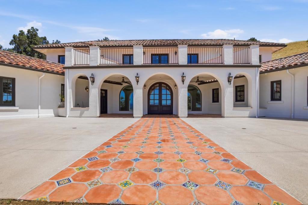 Residential Lease for rent at 16010 Carey Lane, Morgan Hill, Santa Clara County CA featuring 4 beds and 5 baths
