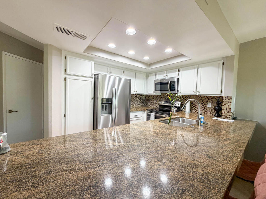 Residential Lease for rent at 78301 Terra Cotta Court, La Quinta CA featuring 2 beds and 2 baths