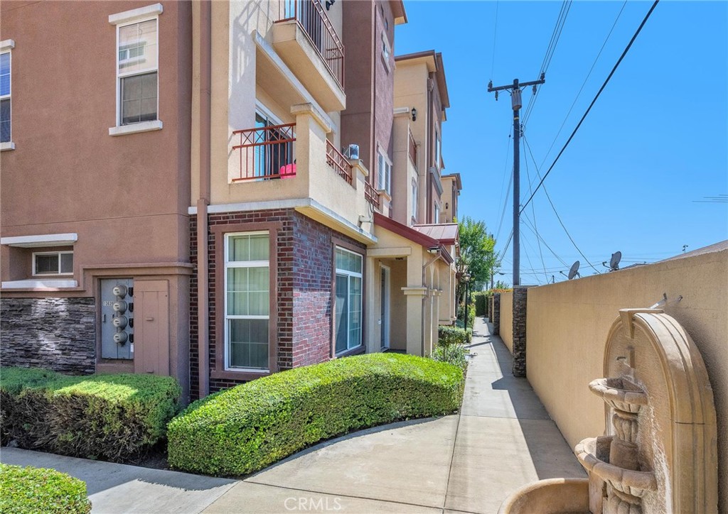 Residential Lease for rent at 13639 Foster Avenue 3, Baldwin Park CA featuring 3 beds and 4 baths