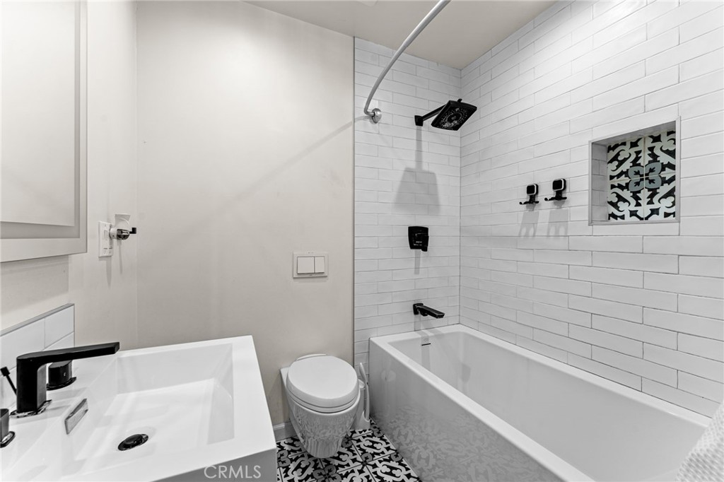 Residential for sale at 242 Thorne, Los Angeles CA featuring 2 beds and 2 baths