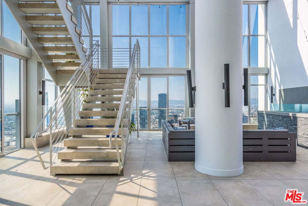 Residential Lease for rent at 825 S Hill Street Penthouse, Los Angeles, Los Angeles County CA featuring 6 beds and 11 baths