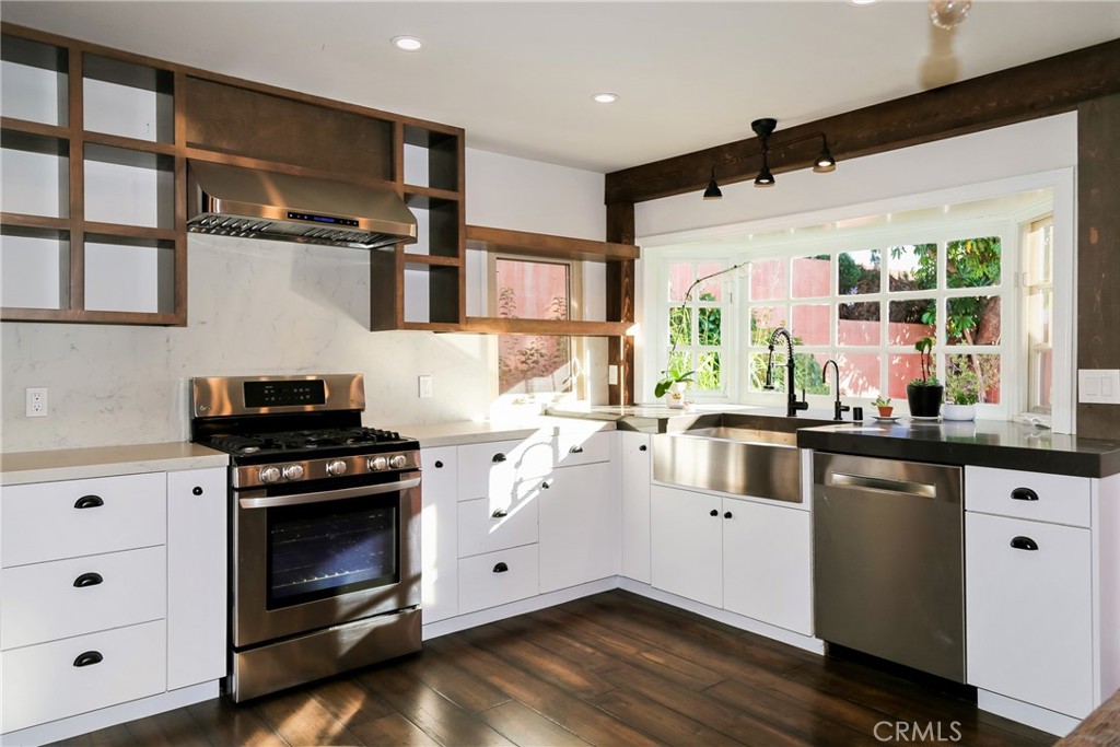 Residential Lease for rent at 10198 El Monterey Avenue, Fountain Valley CA featuring 3 beds and 2 baths
