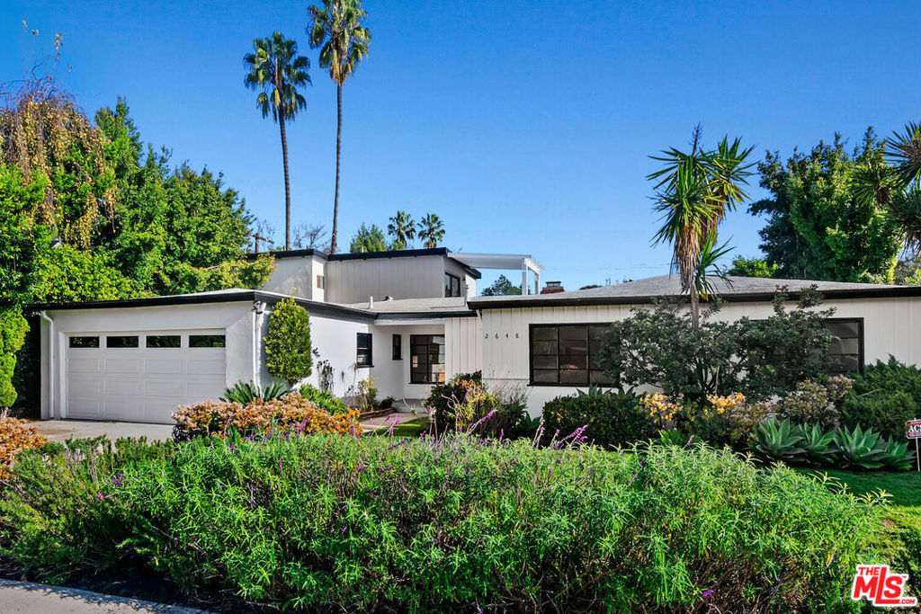 Residential Lease for rent at 2648 Anchor Avenue, Los Angeles, Los Angeles County CA featuring 5 beds and 4 baths