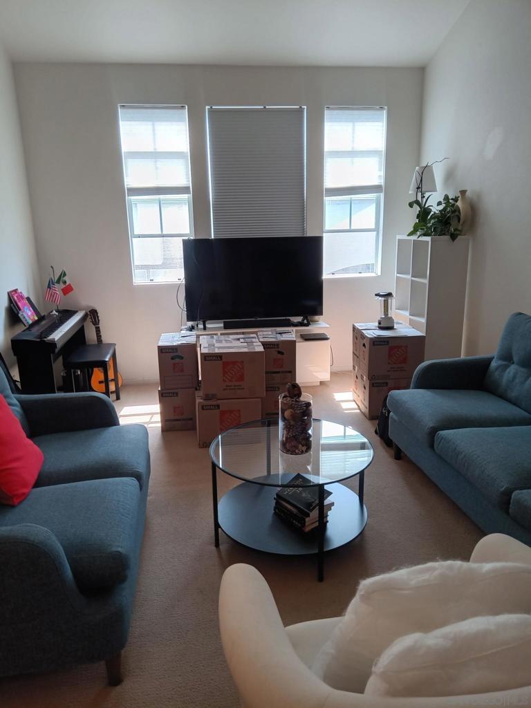 Residential Lease for rent at 1338 Nicolette Avenue 1032, Chula Vista CA featuring 2 beds and 2 baths