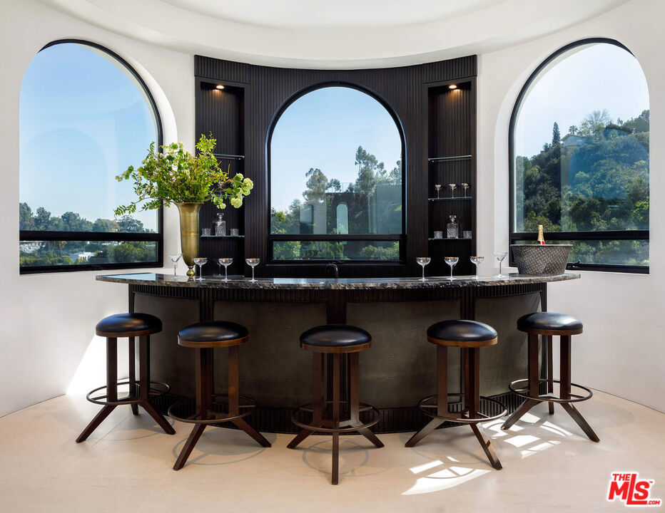 Residential Lease for rent at 10697 Somma Way, Los Angeles, Los Angeles County CA featuring 8 beds and 21 baths