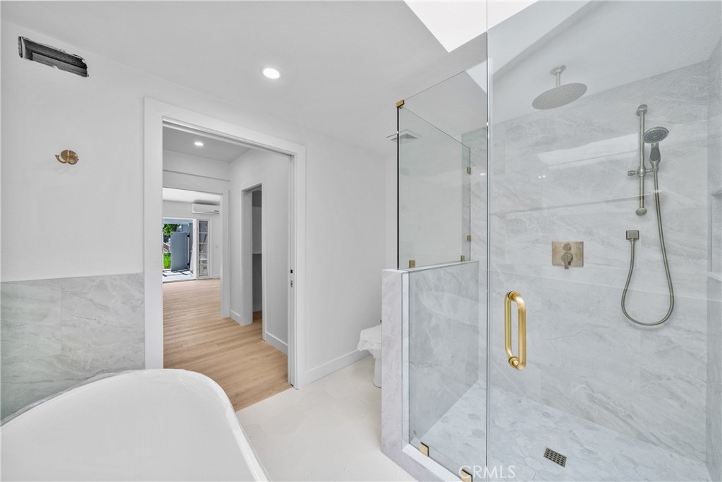 Residential Lease for rent at 33 Rainbow, Irvine CA featuring 3 beds and 2 baths