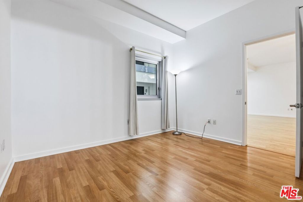 Residential Lease for rent at 630 W 6th Street 310, Los Angeles, Los Angeles County CA featuring 2 beds and 2 baths