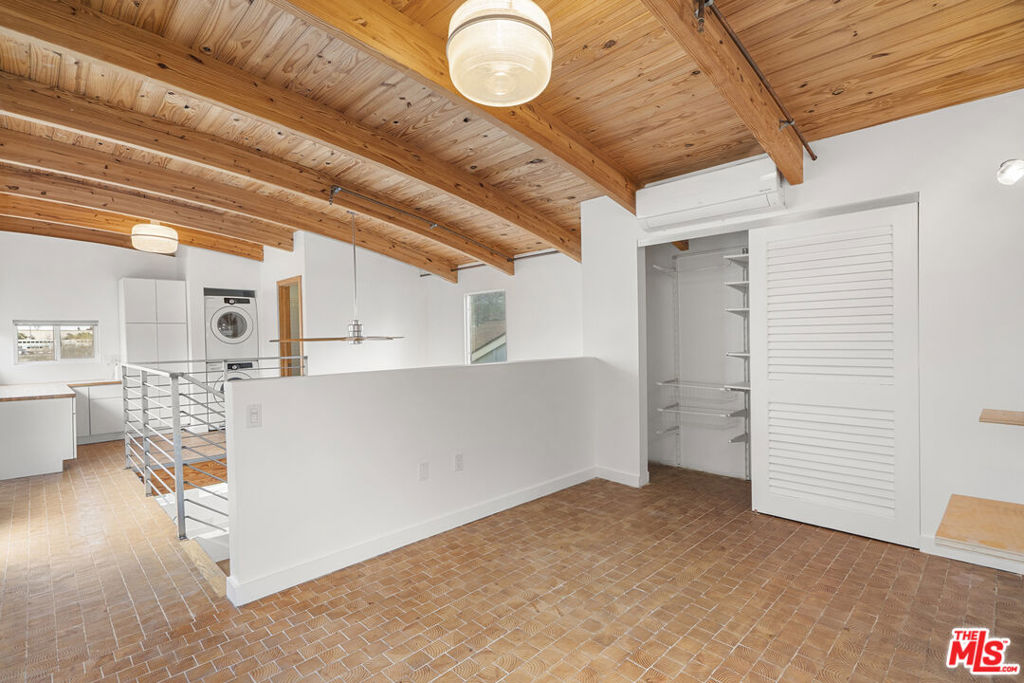 Residential Lease for rent at 2230 Oros Street, Los Angeles, Los Angeles County CA featuring 1 bed and 2 baths