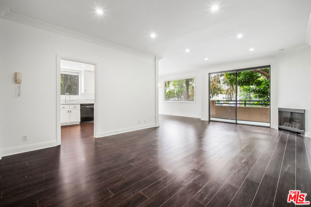 Residential Lease for rent at 8865 Alden Drive 101, Los Angeles, Los Angeles County CA featuring 2 beds and 2 baths