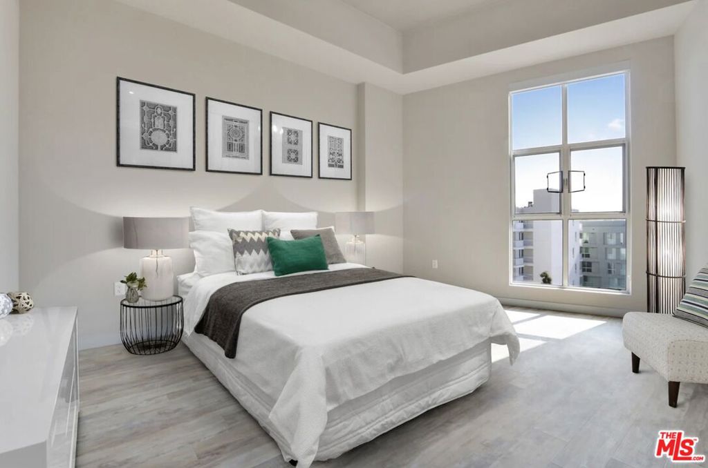 Residential Lease for rent at 1249 S Grand Avenue 212, Los Angeles, Los Angeles County CA featuring 2 beds and 2 baths