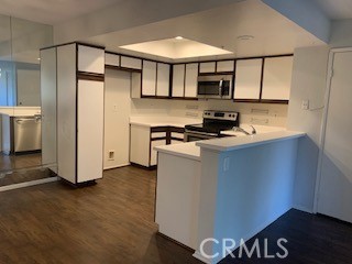 Residential Lease for rent at 158 S Cross Creek Road D, Orange CA featuring 1 bed and 1 bath