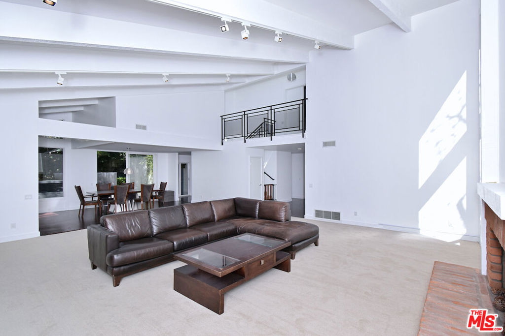 Residential Lease for rent at 9908 Lancer Court, Beverly Hills, Los Angeles County CA featuring 3 beds and 3 baths