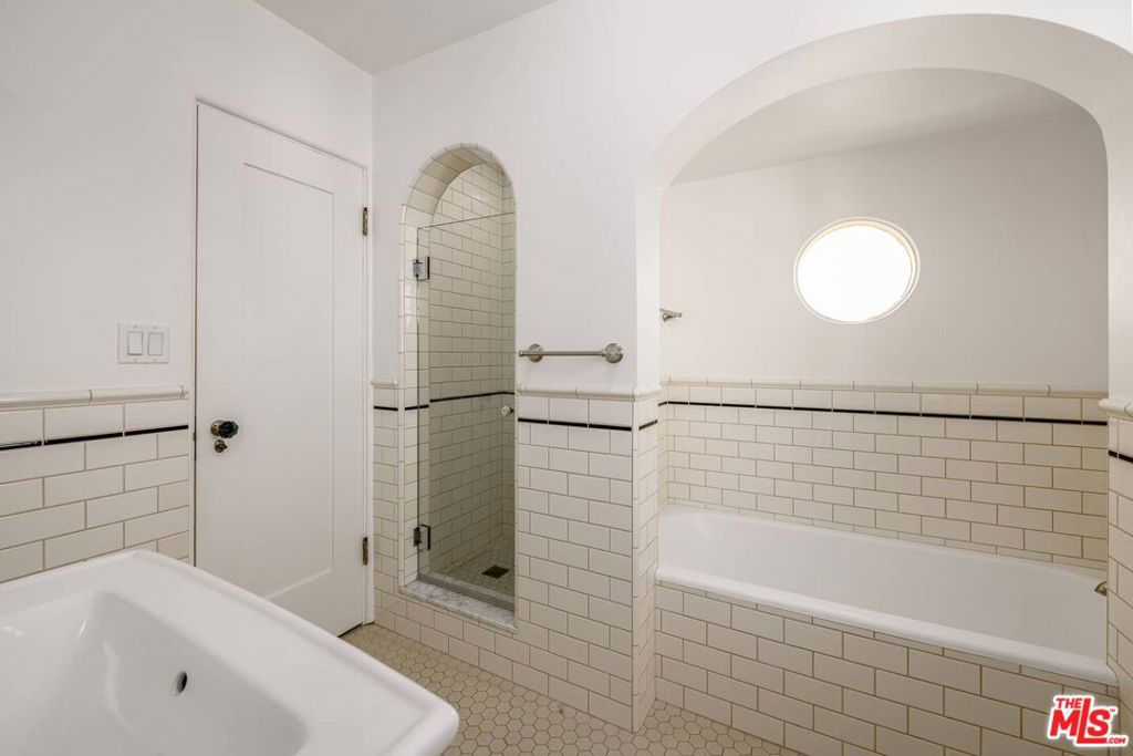 Residential Lease for rent at 1539 Ensley Avenue, Los Angeles, Los Angeles County CA featuring 4 beds and 3 baths