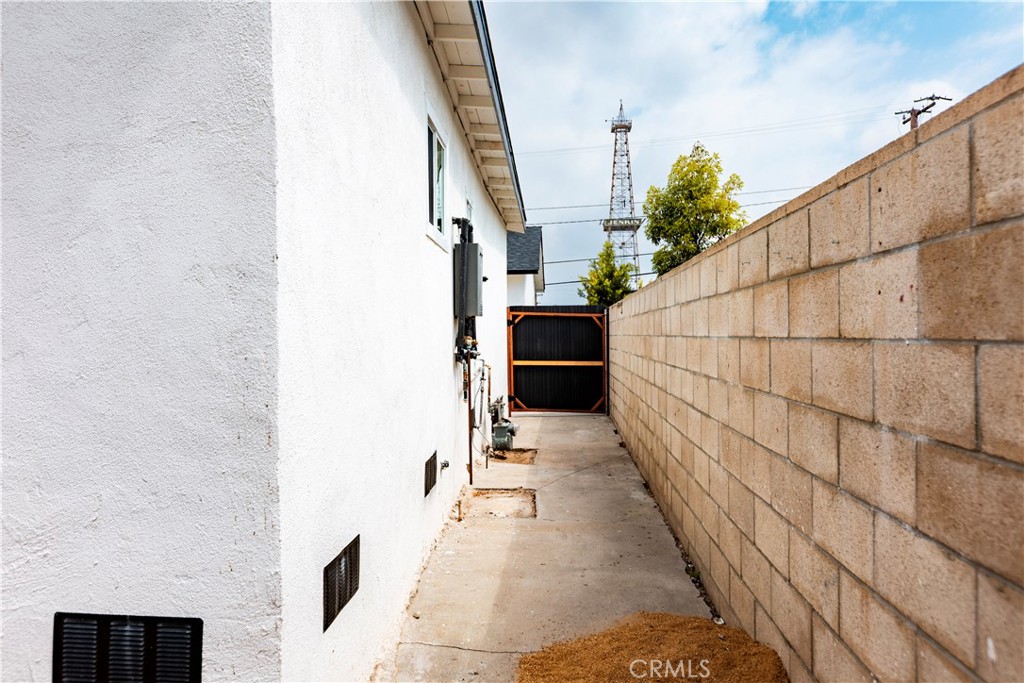 Residential Lease for rent at 784 E Walton Street A, Signal Hill CA featuring 2 beds and 1 bath