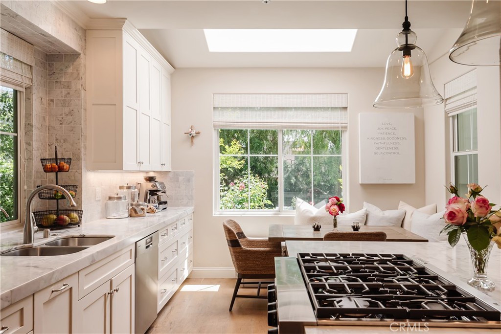 Active for sale at Redondo Beach, CA, Redondo Beach, CA CA and 3 baths
