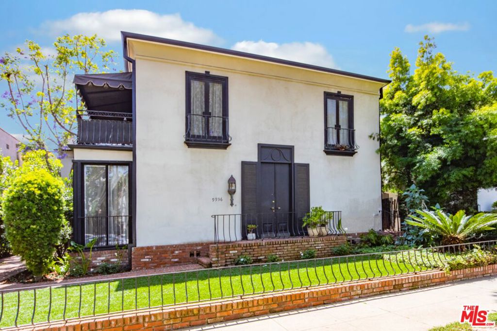 Active for sale at Beverly Hills, CA, Beverly Hills, CA CA and 8 baths