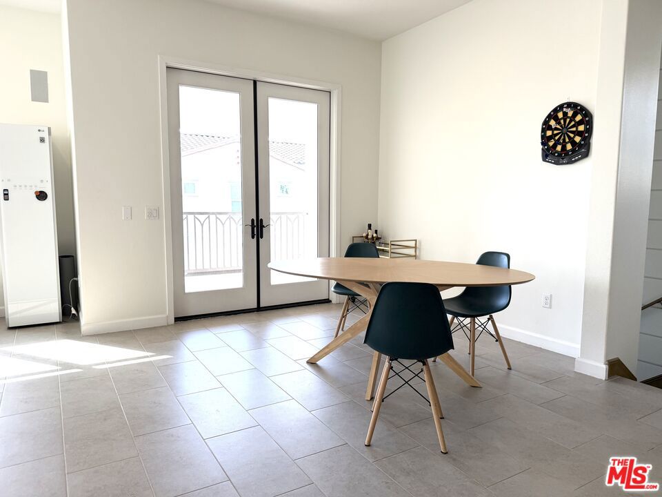 Residential Lease for rent at 113 Fixie, Irvine CA featuring 3 beds and 2 baths