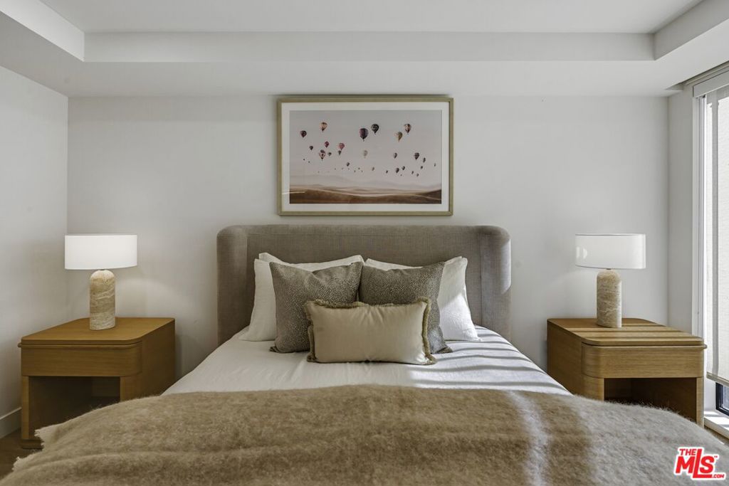 Residential Lease for rent at 333 N Palm Drive 106, Beverly Hills CA featuring 1 bed and 2 baths