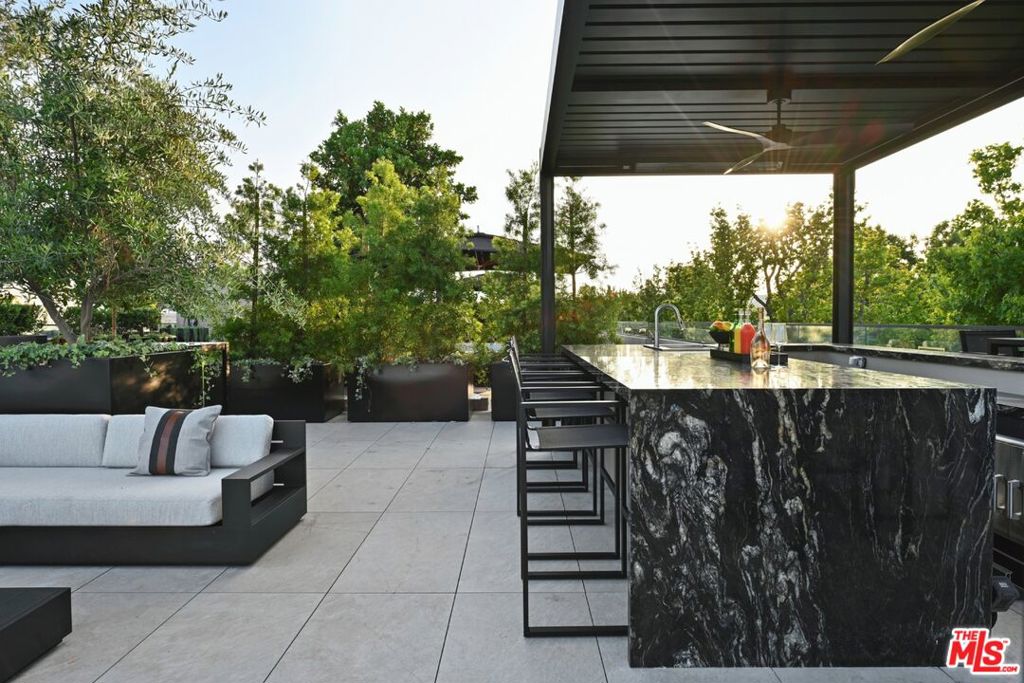 Residential Lease for rent at 333 N Palm Drive 310, Beverly Hills CA featuring 2 beds and 3 baths
