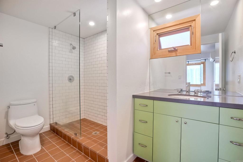 Residential Lease for rent at 939 Olive Street 2, Coronado, San Diego County CA featuring 1 bed and 1 bath