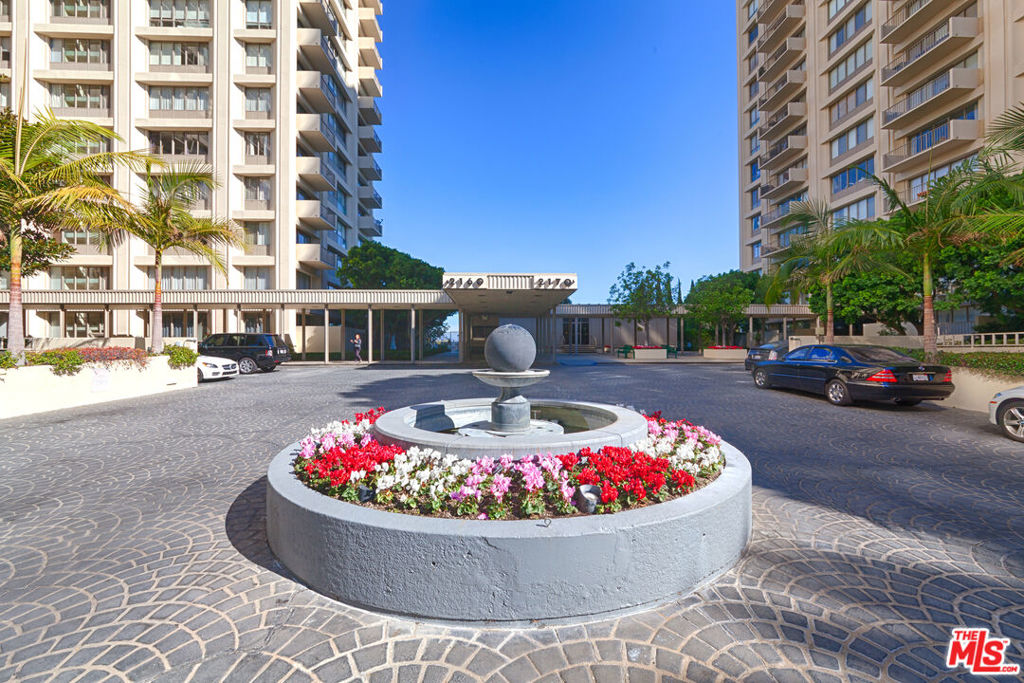 Condominium for sale at 2170 Century Park East 1804, Los Angeles, CA featuring 1 bed and 1 bath