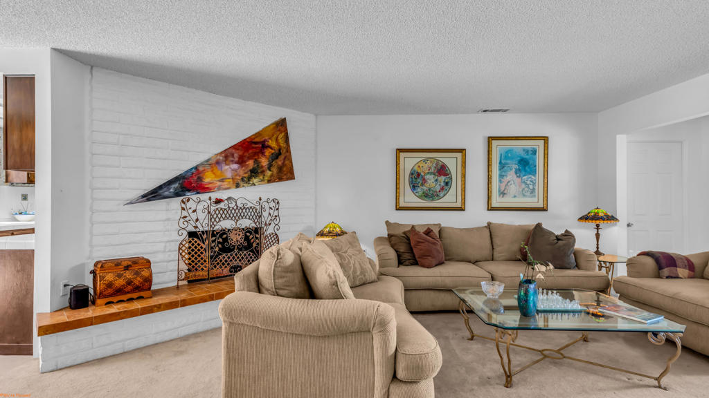 Residential Lease for rent at 46555 Cameo Palms Drive, La Quinta CA featuring 3 beds and 2 baths