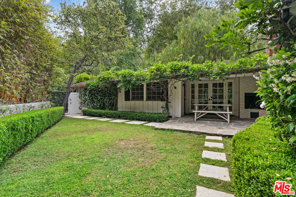Residential Lease for rent at 2107 El Roble Lane, Beverly Hills CA featuring 3 beds and 2 baths