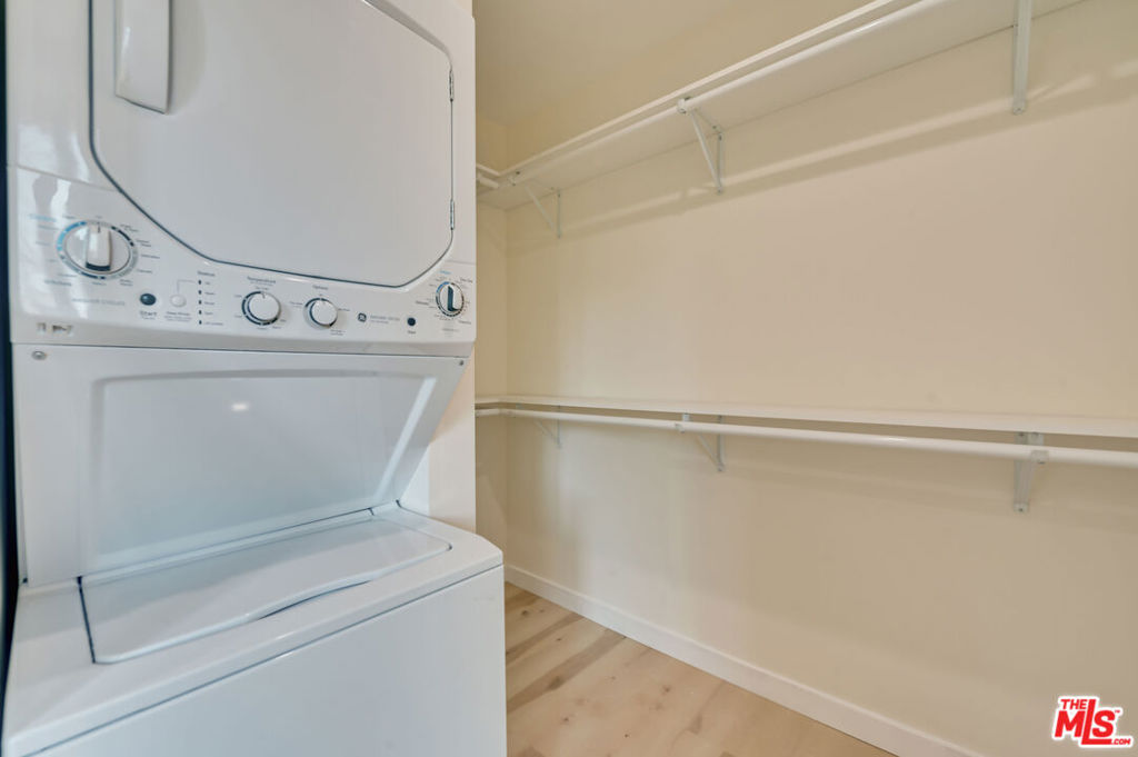 Residential Lease for rent at 843 Westbourne Drive C, West Hollywood CA featuring 1 bed and 1 bath