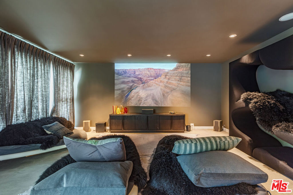 Residential Lease for rent at 27428 Pacific Coast Highway, Malibu CA featuring 4 beds and 4 baths