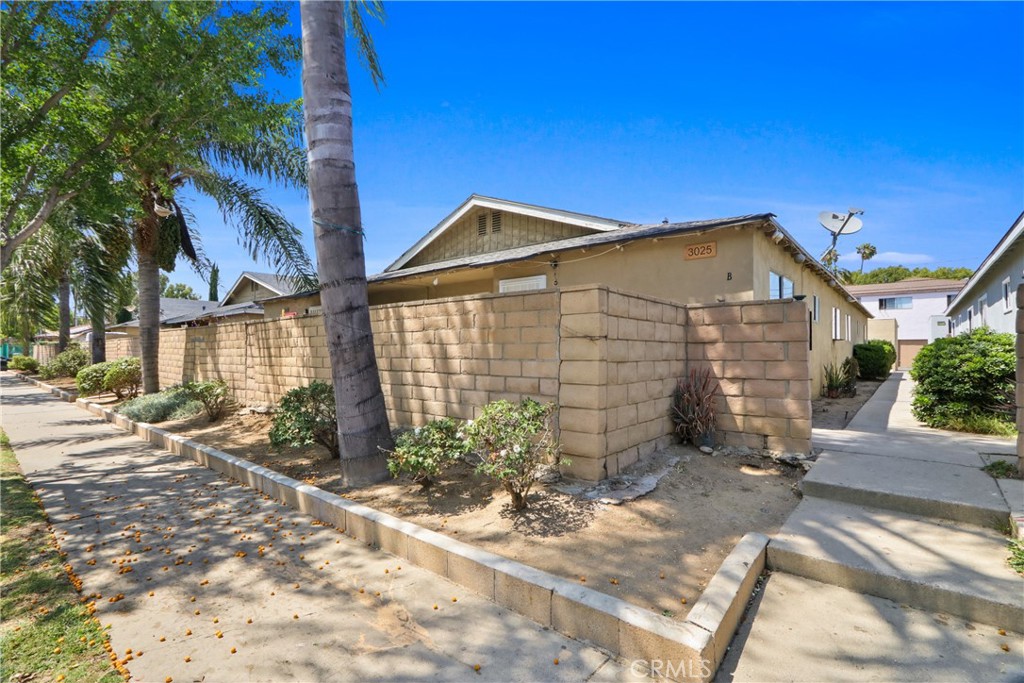 Residential Lease for rent at 3025 garnet Lane B, Fullerton CA featuring 3 beds and 1 bath