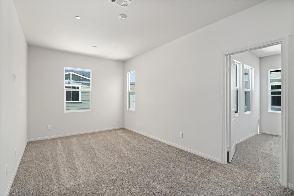 Residential Lease for rent at 1527 Wingwood, Vista, San Diego County CA featuring 4 beds and 3 baths