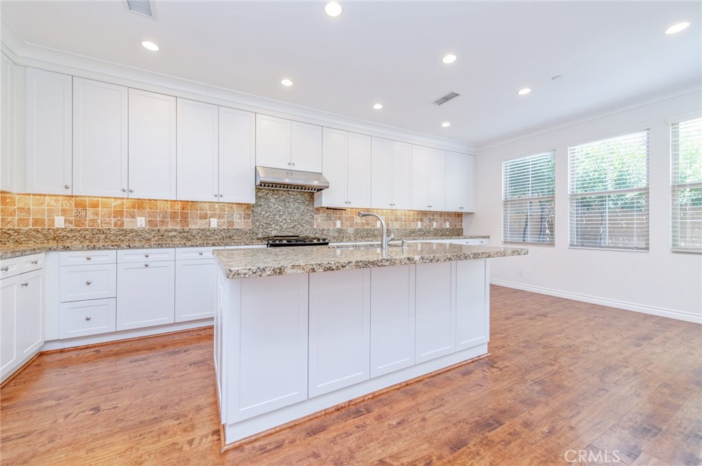 Residential Lease for rent at 122 Baritone, Irvine CA featuring 3 beds and 3 baths