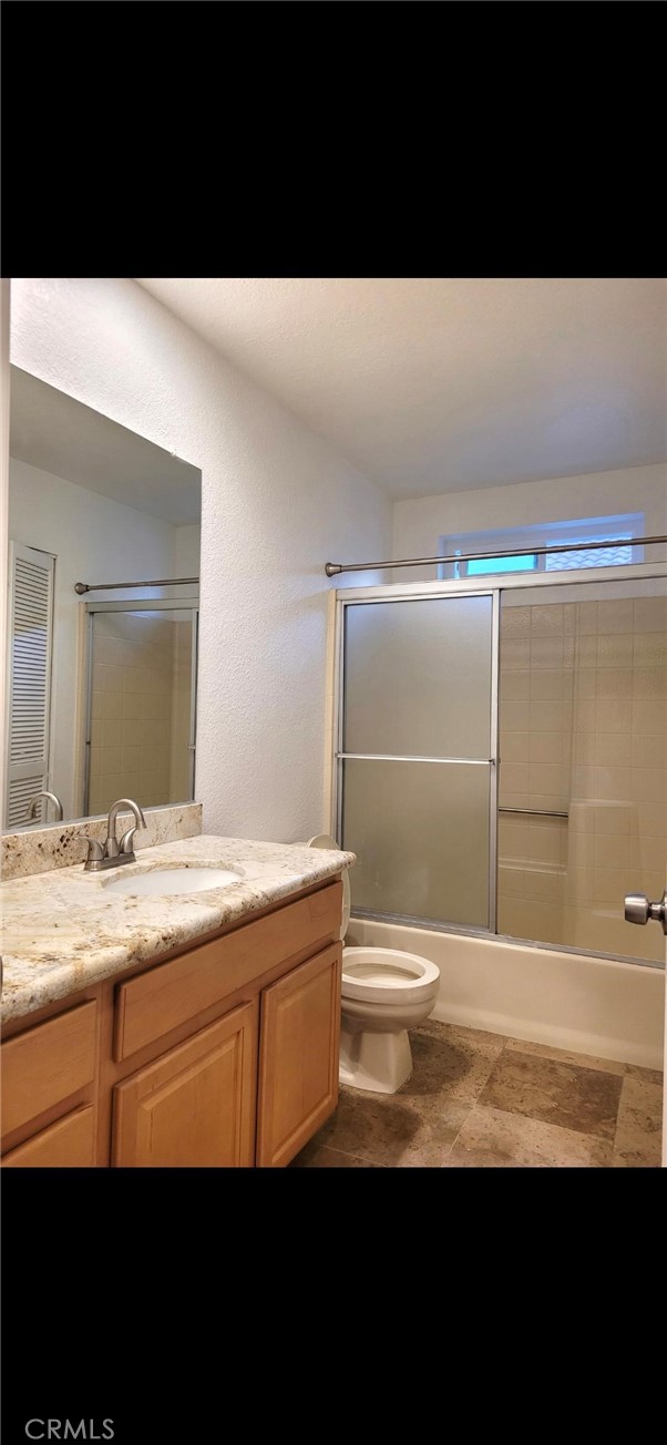 Residential Lease for rent at 40768 Biscayne, Palm Desert CA featuring 2 beds and 2 baths