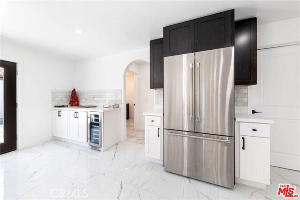 Residential Lease for rent at 2199 Summitridge Drive, Beverly Hills CA featuring 4 beds and 3 baths