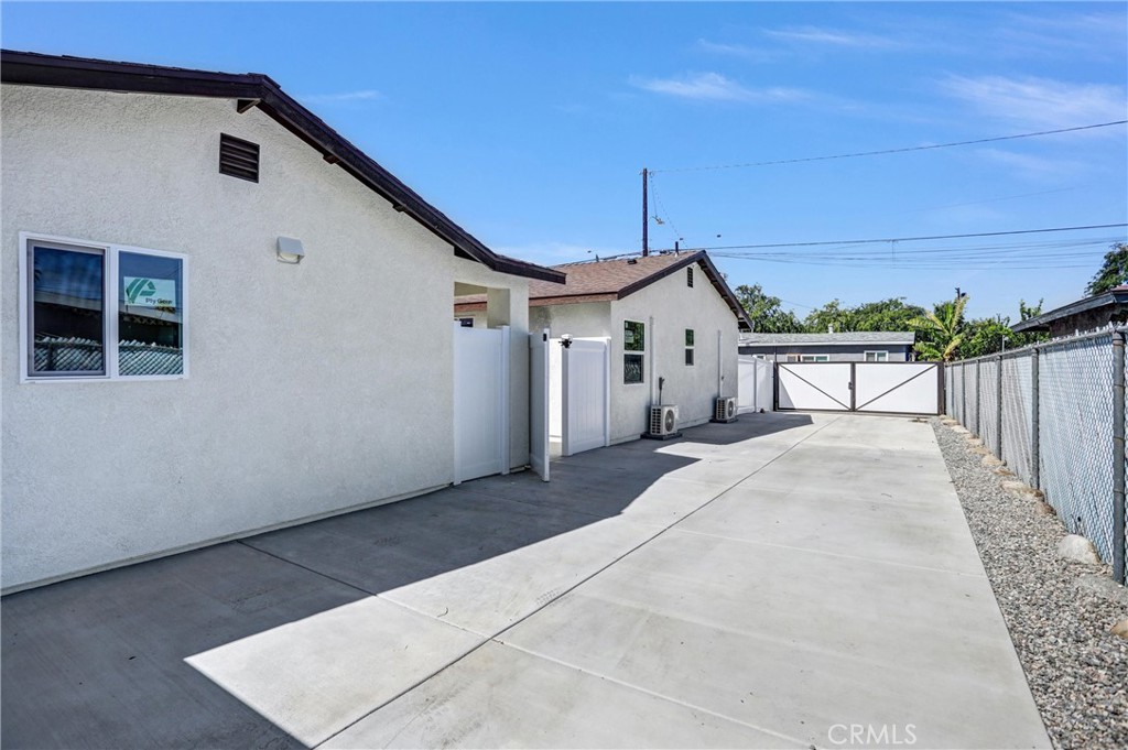 Residential Lease for rent at 1021 Columbia 2, Redlands CA featuring 2 beds and 1 bath