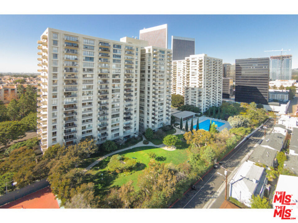 Residential Lease for rent at 2170 Century Park East 210, Los Angeles, Los Angeles County CA featuring 1 bed and 1 bath