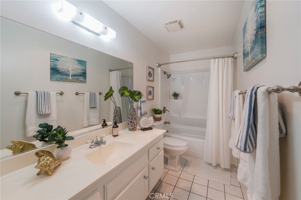 Active for sale at Long Beach, CA, Long Beach, CA CA and 1 bath